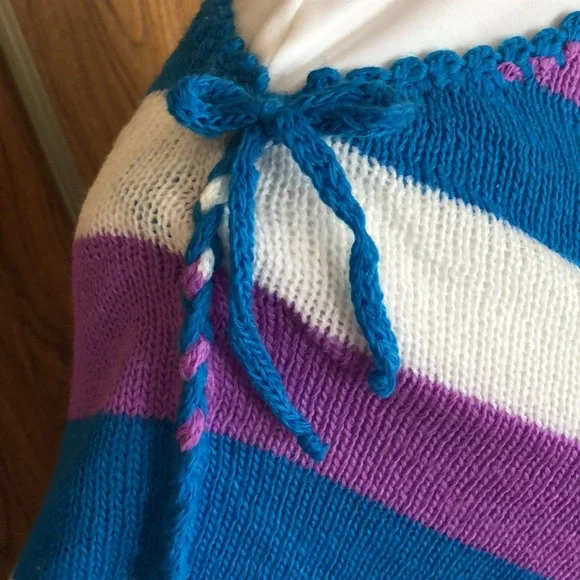 Handmade poncho - Picture 2 of 3